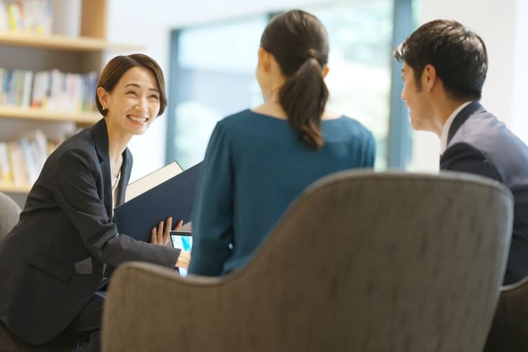 クロスアイの魅力と実績