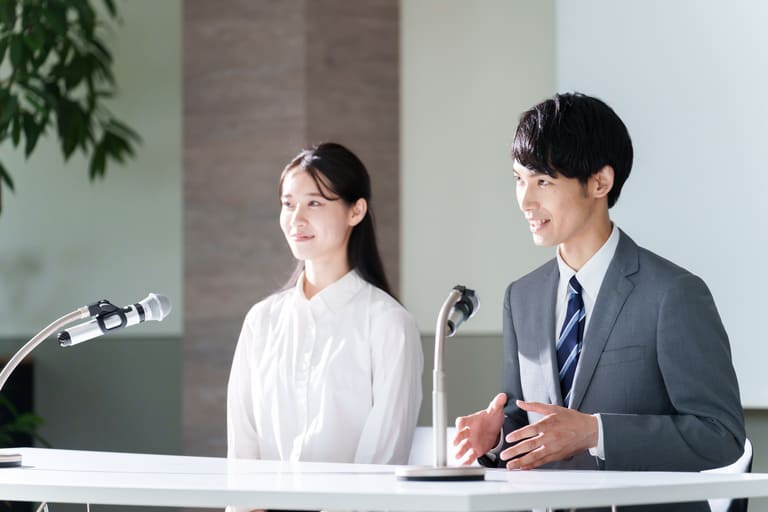 橋本環奈さん＆中川大志さんのビッグカップルに注目！