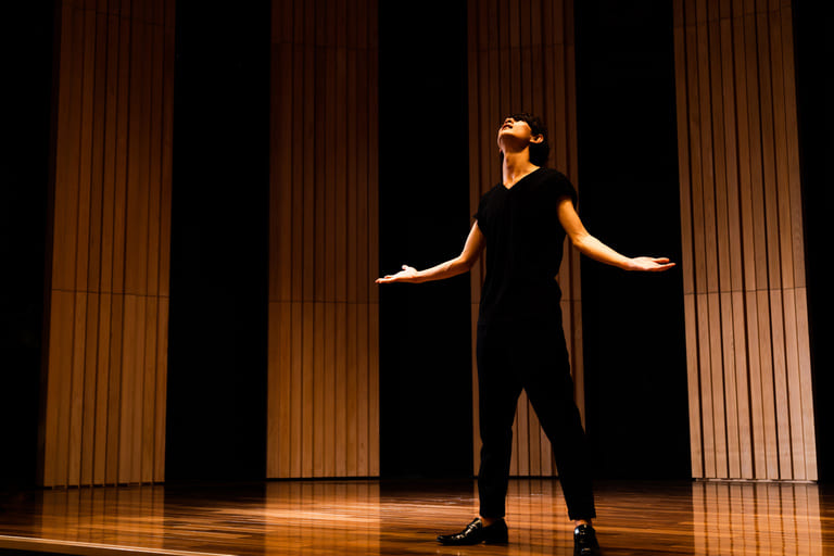 独立後の賀来賢人：アミューズ時代との違い