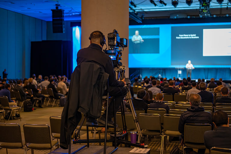 芸能人の出演費用を左右するポイント
