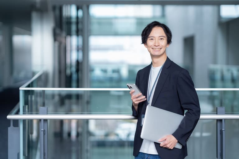 直接依頼とキャスティング会社依頼、手数料はどう変わる？