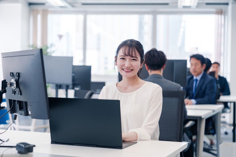 新卒採用と中途採用で年収は変わる?